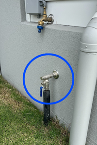 Mains internal isolation valve on house